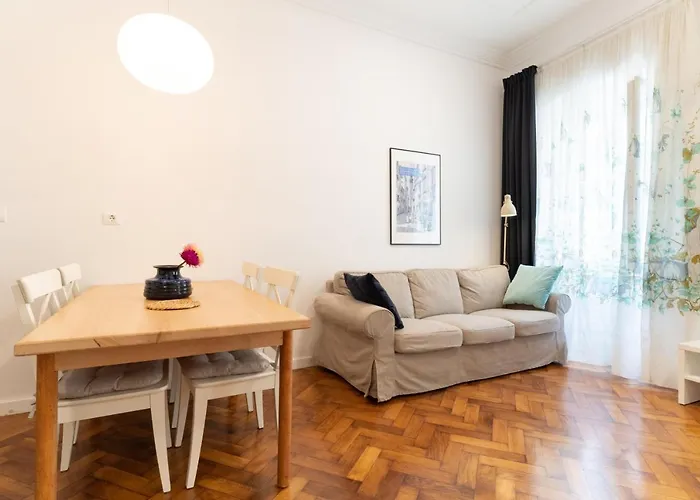 Mimi Carera Apartment & Room
