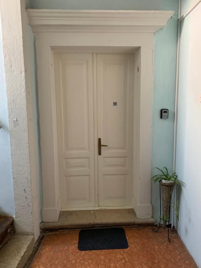 Apartament Mimi Carera & *